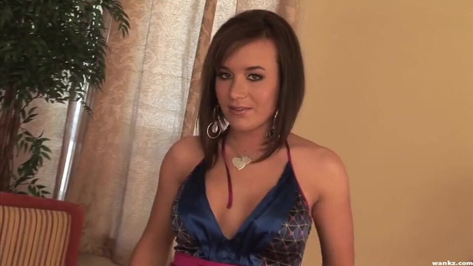 Beautiful chick Jaclyn Case gets pleasure from masturbation - ePornTube