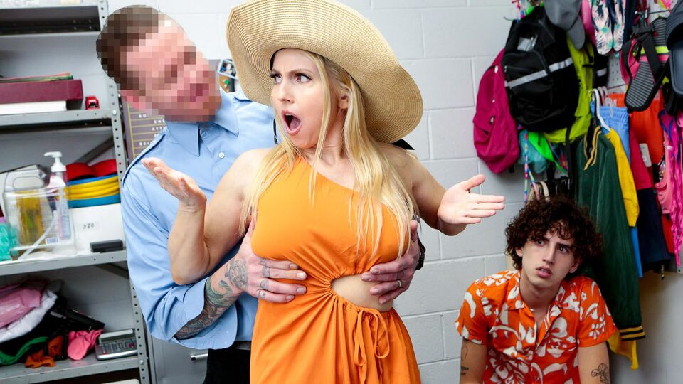 Tattooed blonde with big boobs Christie Stevens VS three dicks