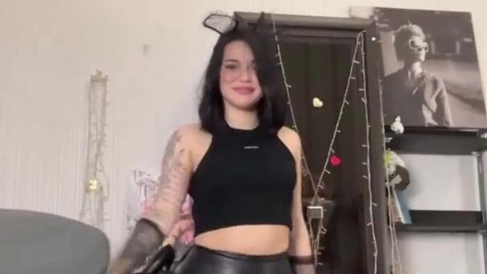 Awesome inked brunette looks great in black leather pants - ePornTube