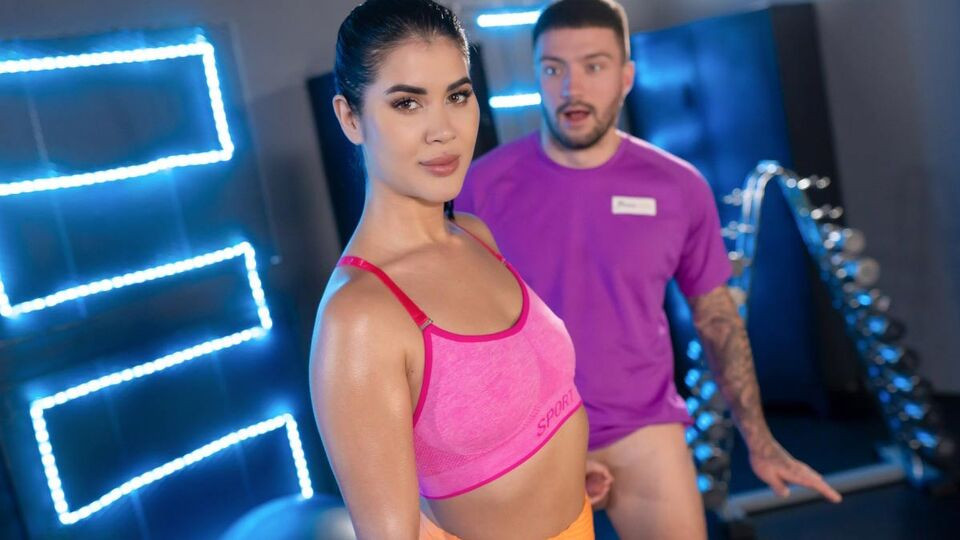 Gym sex during workout session with a hot brunette Lady Dee - ePornTube