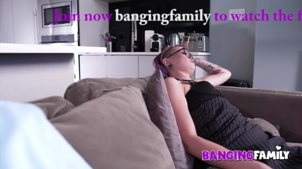 Banging Family featuring puss's brunette scene - ePornTube