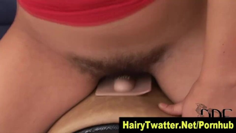 Jade's hairypussy action